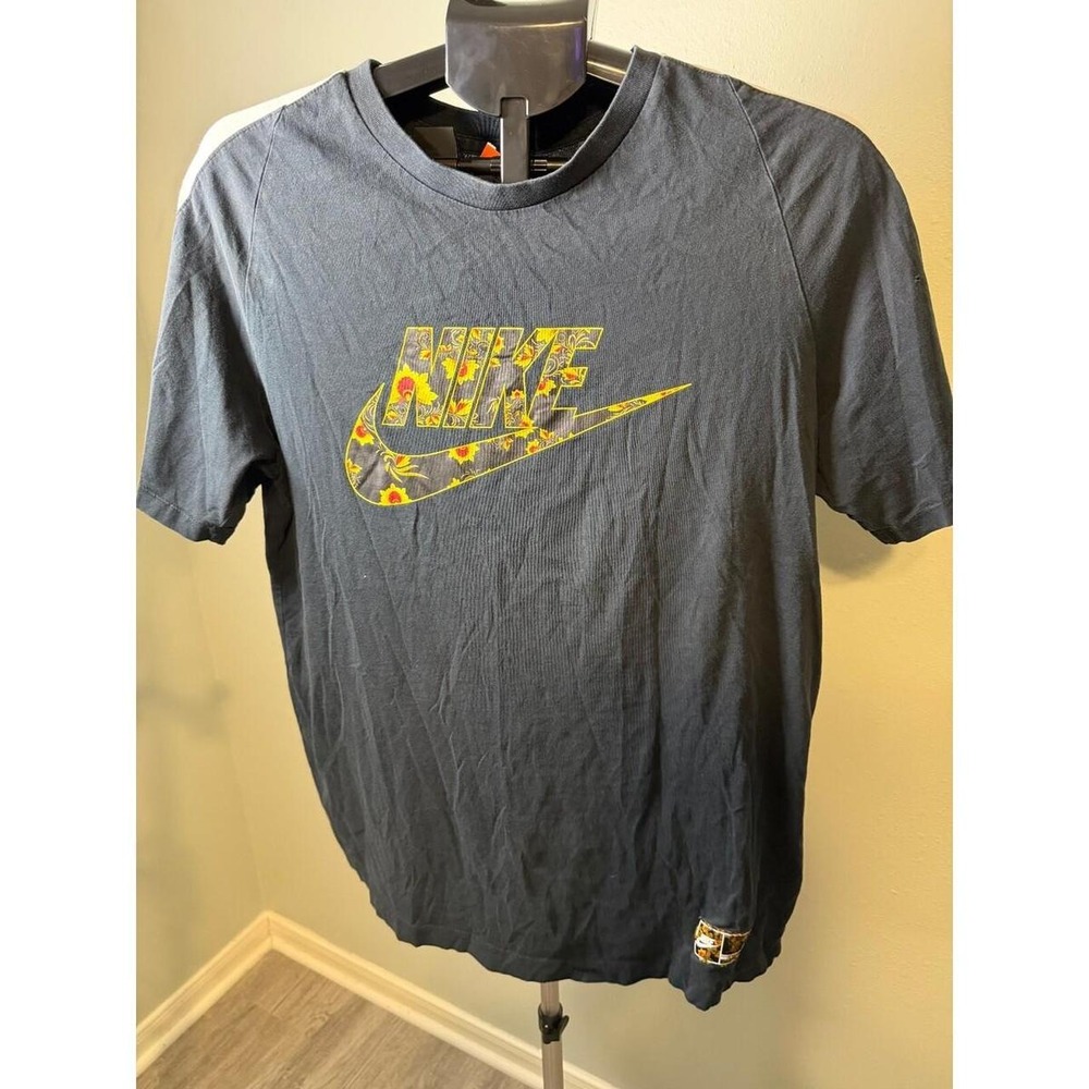 Nike T-shirt